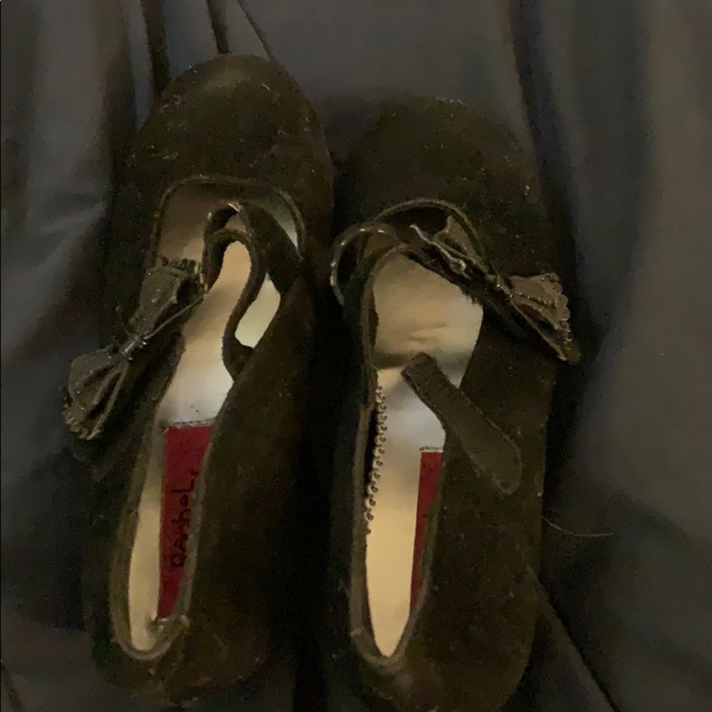 Black click clack shoes